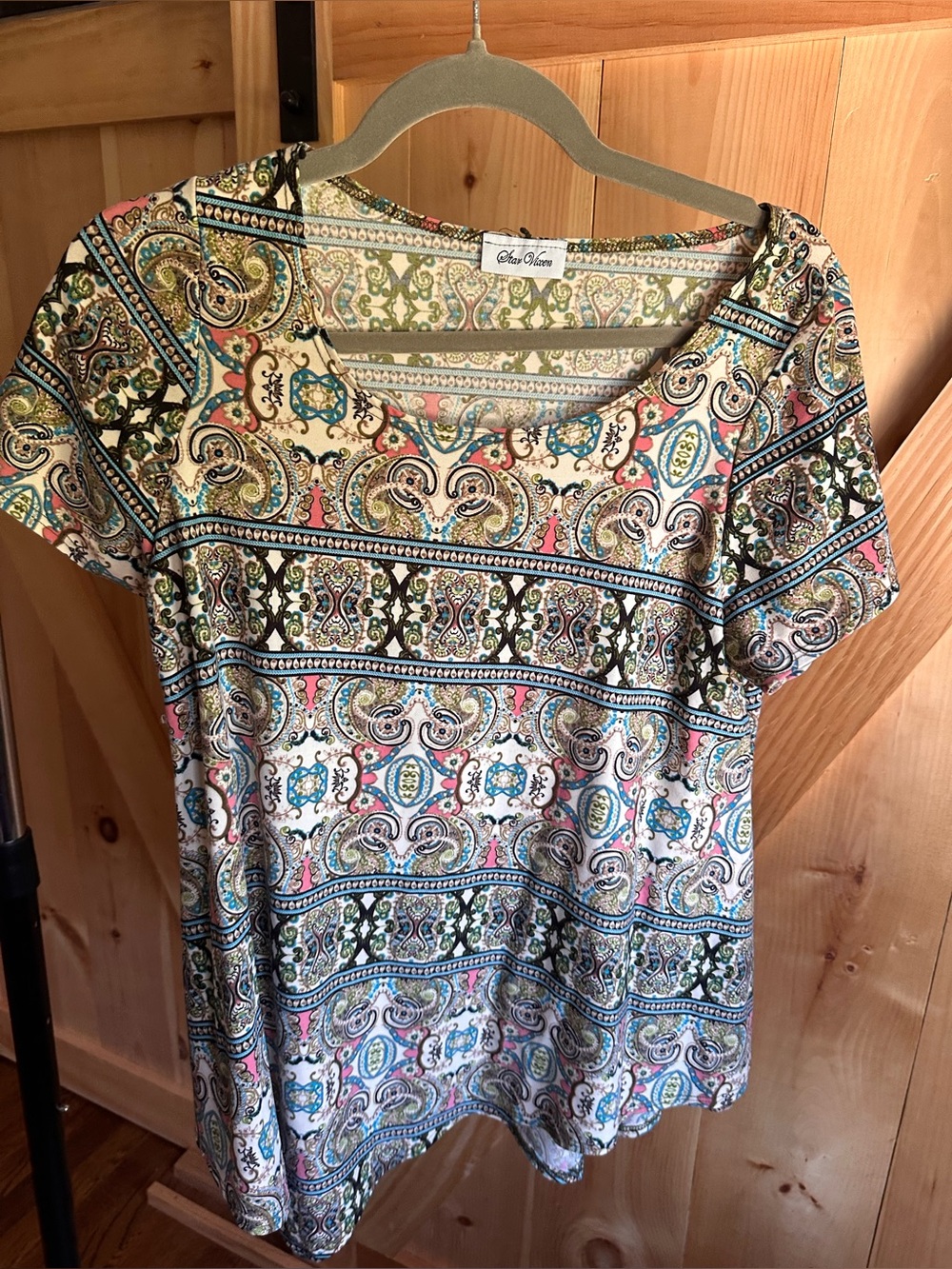 Star Vixen Cream Multicolor Paisley Short Sleeve Tee